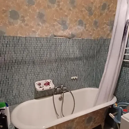 Chez Virginie - Du Bourg Homestay Lourdes