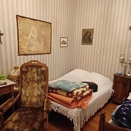 Habitación en casa particular Chez Virginie - Du Bourg Lourdes