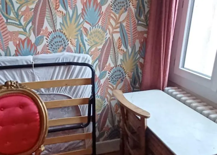 Rum i privatbostad Chez Virginie - Du Bourg Lourdes