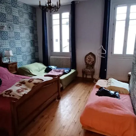 Chez Virginie - Du Bourg Kwatera prywatna Lourdes